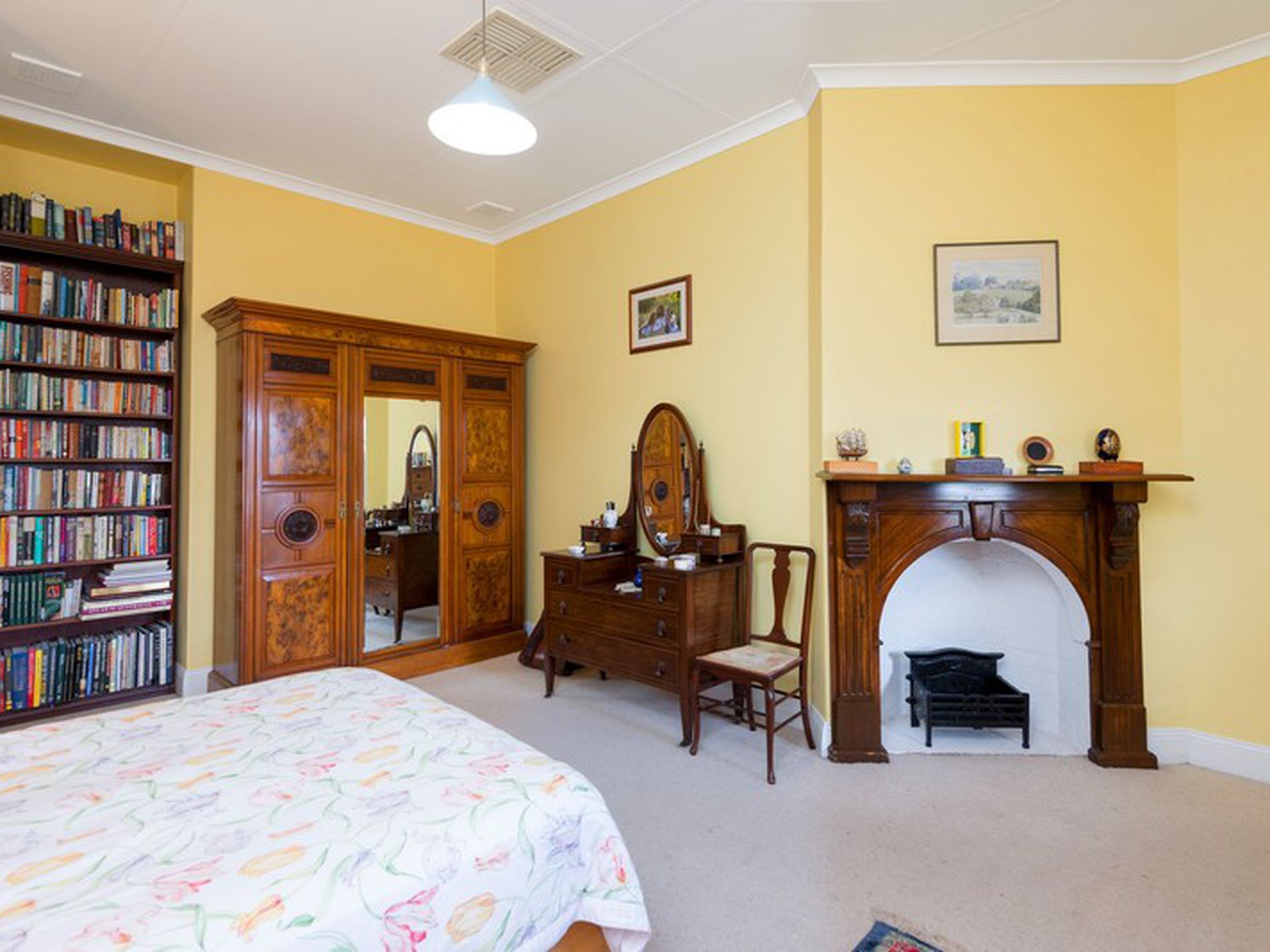 84 Varden Street, Piccadilly