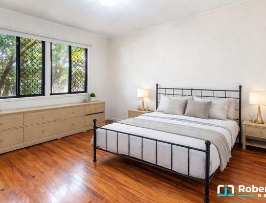 Water Views from the Block, Exceptional Shed Space & Endless Potential image 12