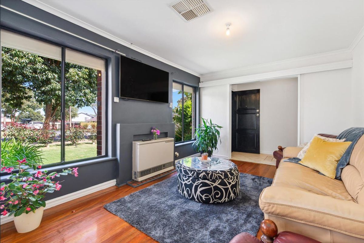 42 Garnet Drive, Salisbury East