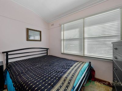 16 Beauty Avenue, Mount Beauty