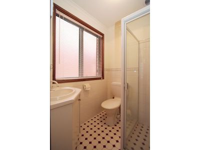 8 Clay Court, Renown Park