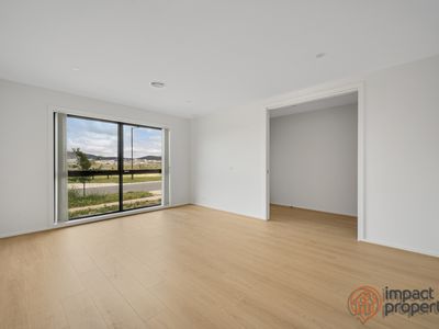 38 Pat Lovell Crescent, Whitlam