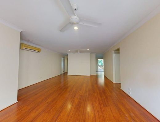 Centrally Located in The Bushlands Estates image 2