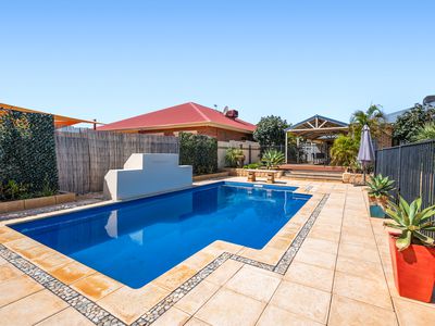 25 Smythe Drive, Broadwood