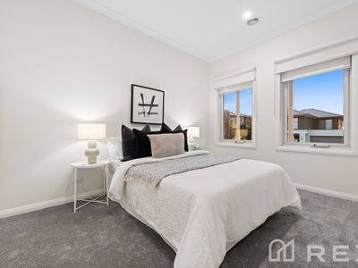 4 Yering Place, Officer