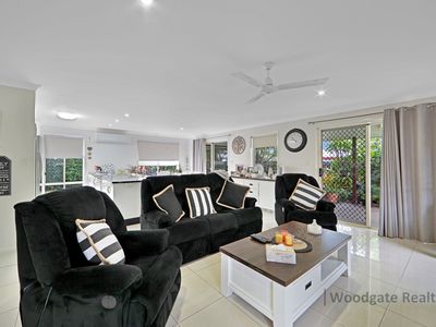 16 Sunset Avenue, Woodgate