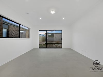 15 Whitestrand Road, Clyde North
