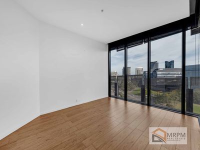 1301 / 8 Waterview Walk, Docklands