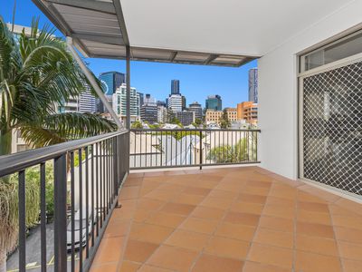 4 / 115 Berry Street, Spring Hill