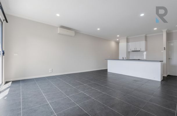 23 / 64 Escapade Boulevard, Craigieburn