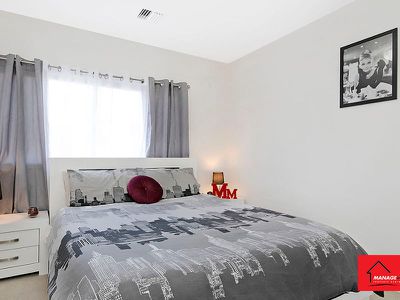 19 / 98 Henry Kendall Street, Franklin