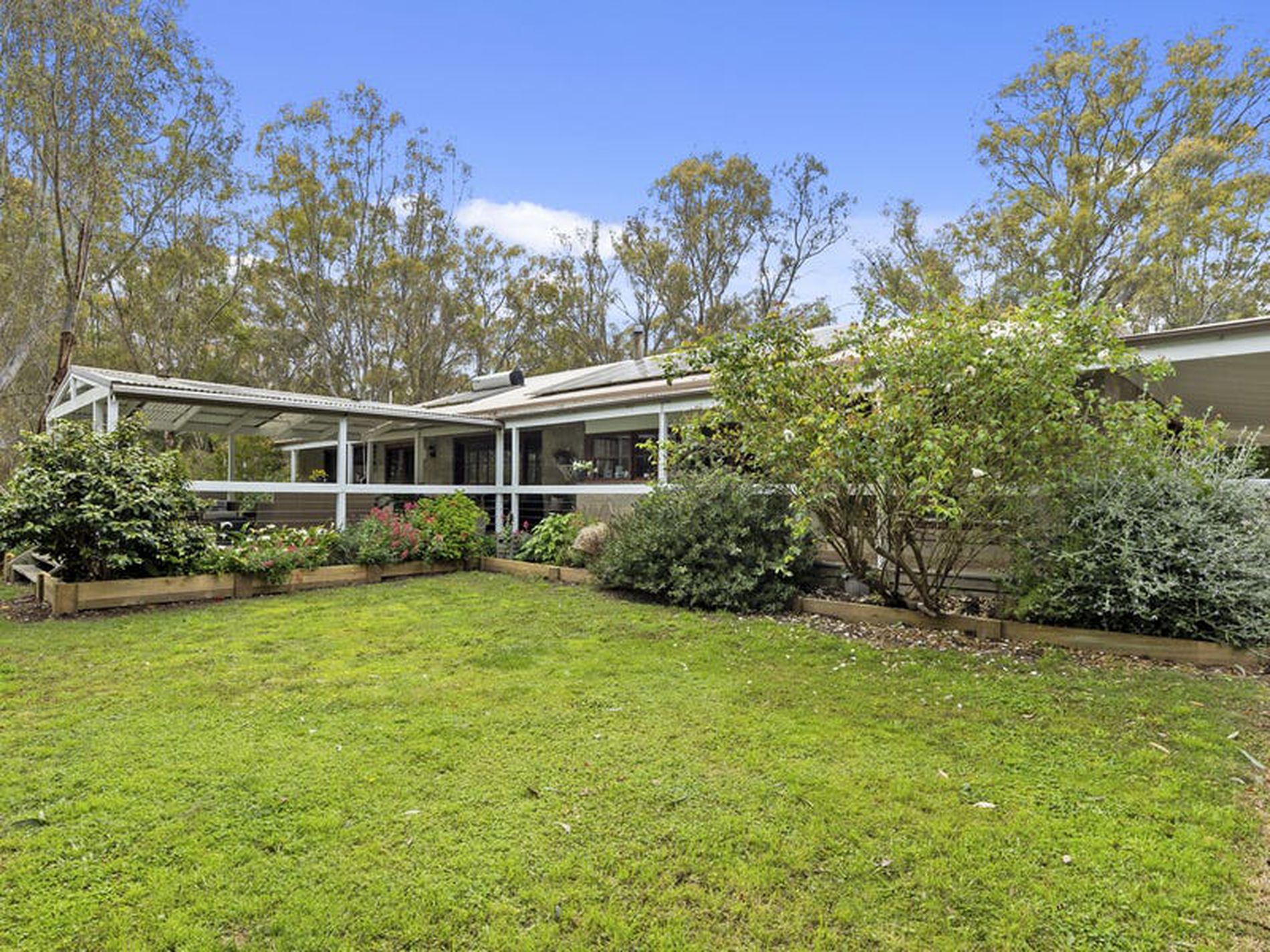 714 Spring Valley Rd, Flowerdale