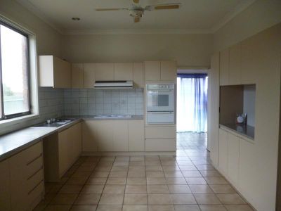 715A Duncans Road, Werribee South