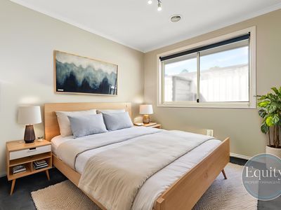 2 Little Acre Cl, Langwarrin