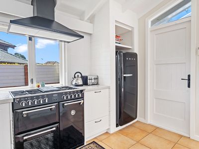 31 Milford Road, Milford