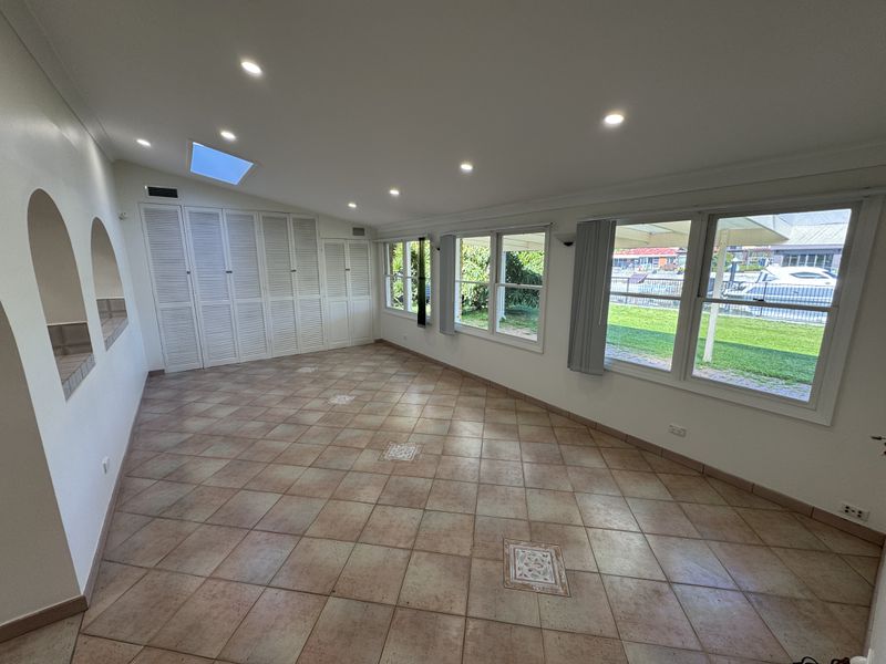 35 James Cook Island Avenue, Sylvania Waters