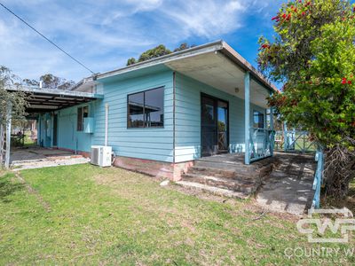 2733 Torrington Road, Torrington