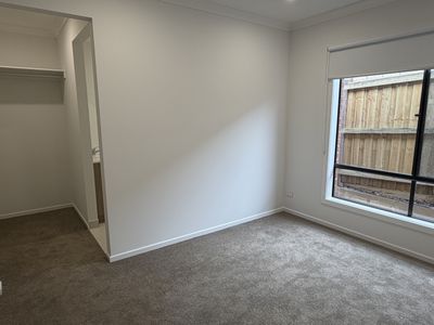 28 Rhea Drive, Leopold