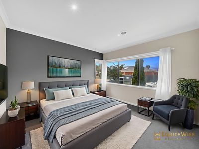 5 Lambertia Crescent, Manor Lakes