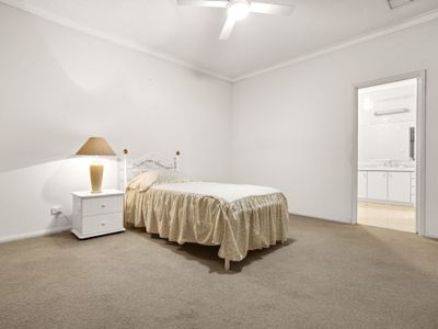 8 Rossiter Way, Winthrop