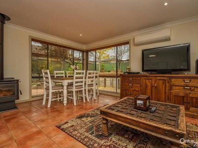 24 Pinehurst Avenue, Dubbo