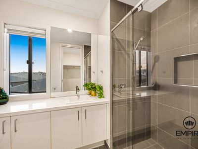168 Villa Doria Drive, Clyde North
