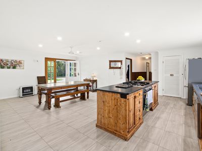 30 Woollamia Road, Falls Creek