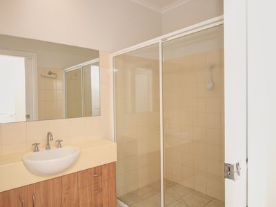 6 / 16 McTavish Boulevard, Horsham