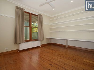 715 Young St, Albury