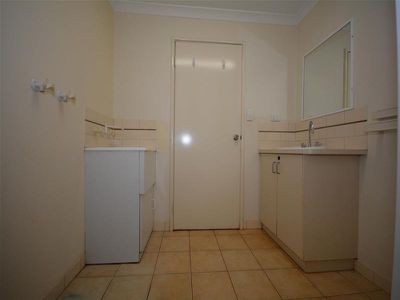 5 / 1 Cowra Drive, Newman