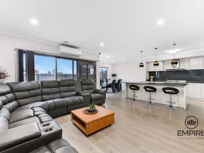 90 Glenrose Boulevard, Clyde North