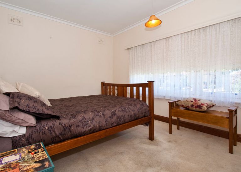 16 Hamilton Avenue, Warradale