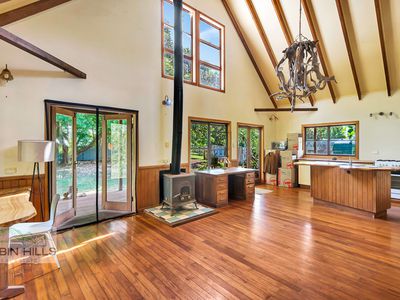 417 Davis Road, Jiggi