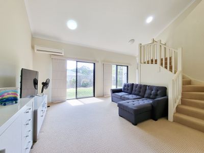 23 / 1 Michel Place, Telina