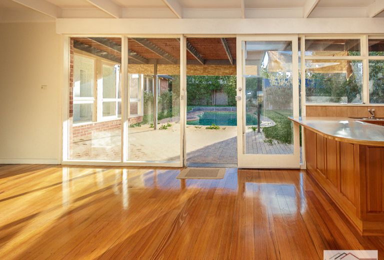 9 St James Avenue, Mont Albert
