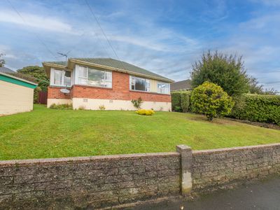 35 Columba Avenue, Calton Hill