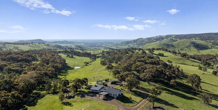 665 Fernhills Road, Marraweeney
