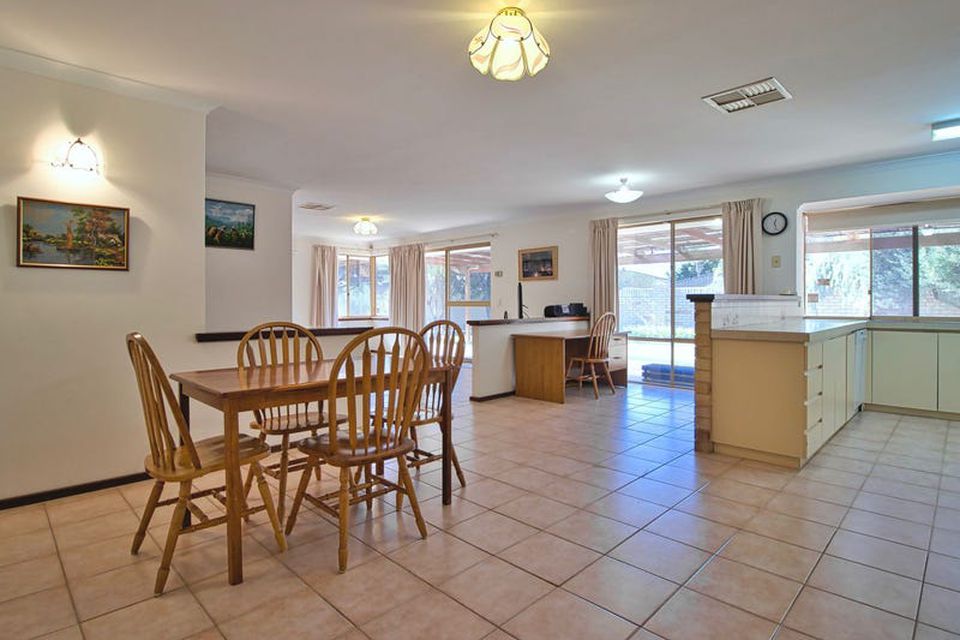 2 Freedman Way , Winthrop