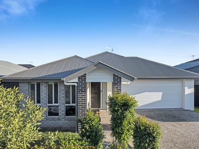 15 Langland Circuit , Walloon