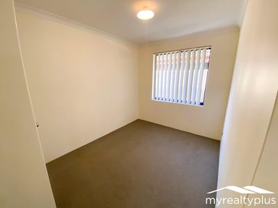 39 Hinchinbrook Avenue, Ridgewood