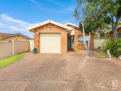 9 Japonica Close, Lake Haven