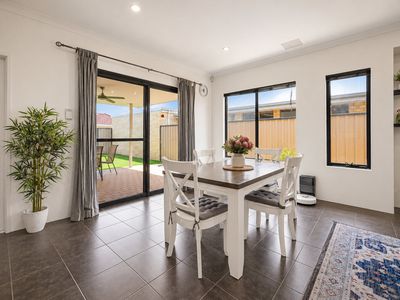 11 Terracina Parkway, Piara Waters
