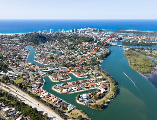 East to Water Lifestyle Home in the Heart of Tweed Heads