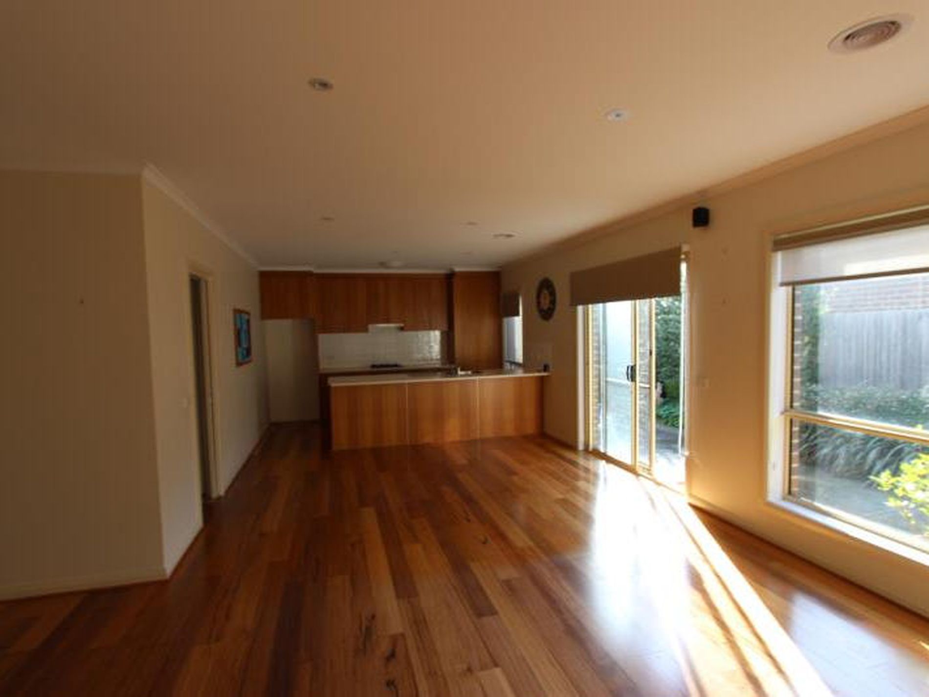 1 / 2 Pickett Crescent, Belmont