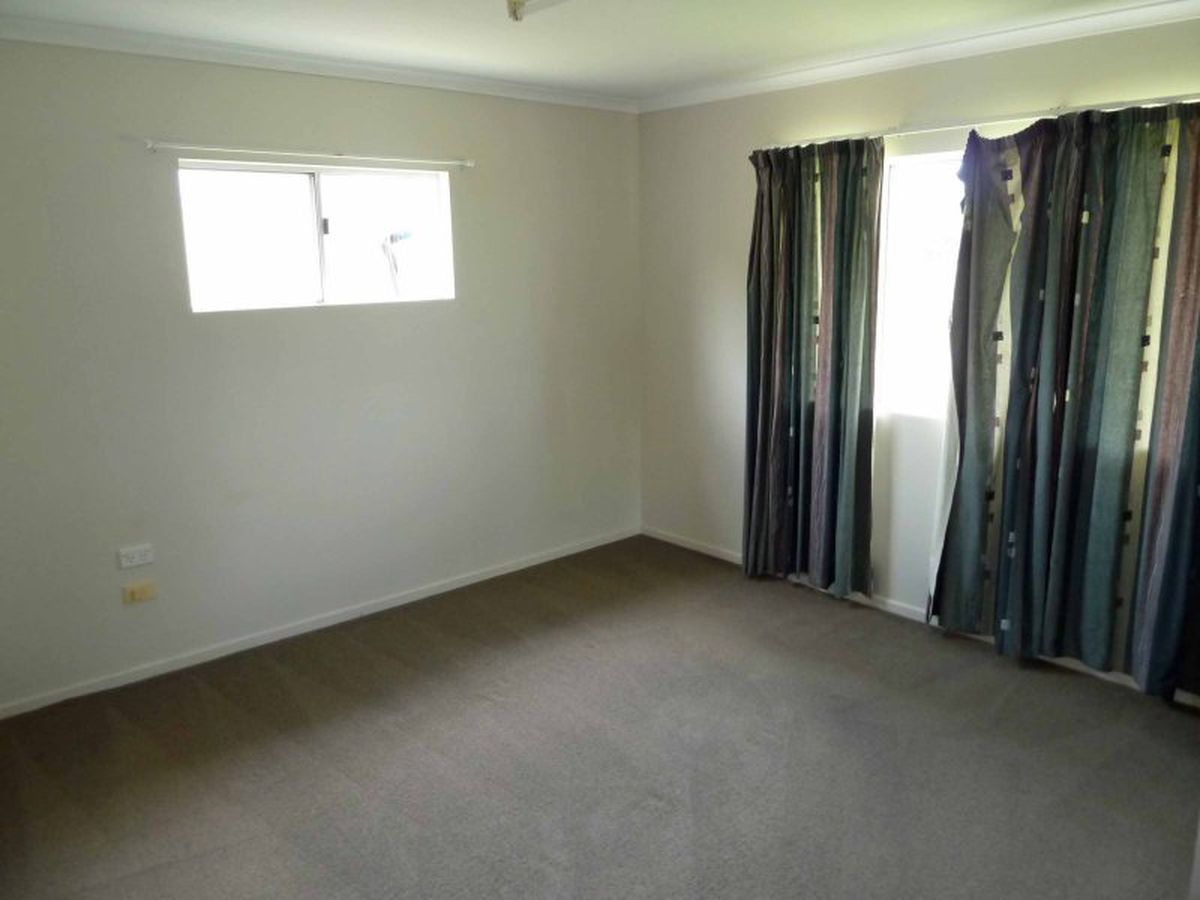 27 Goldview Street, Atherton
