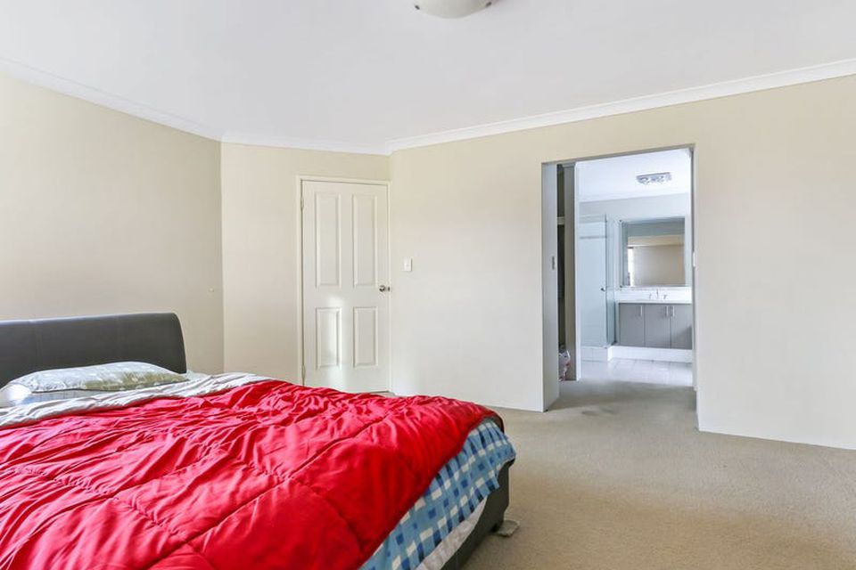 25 Kinsale Bend , Port Kennedy