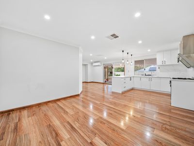 2 / 94 Hobbs Avenue, Como