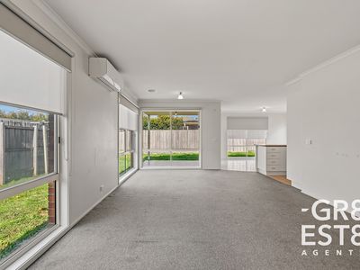 12 Menindee Terrace, Narre Warren South
