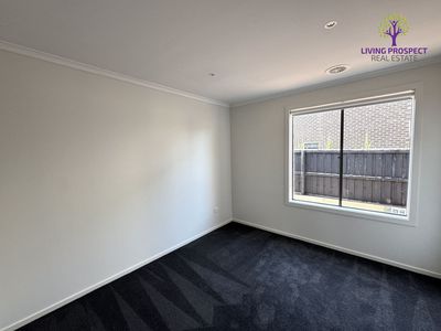 25 Haslewood Street, Point Cook