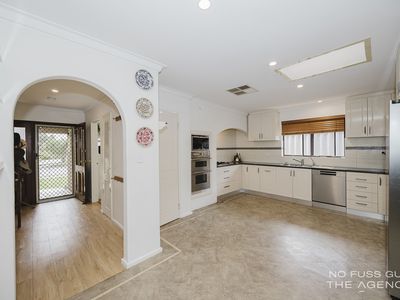 16 Ranleigh Way, Greenwood